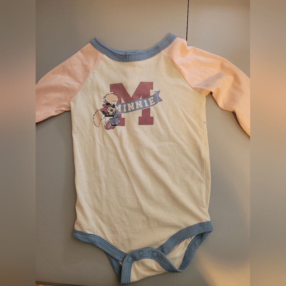 Joe fresh 12-18m long sleeve onesie